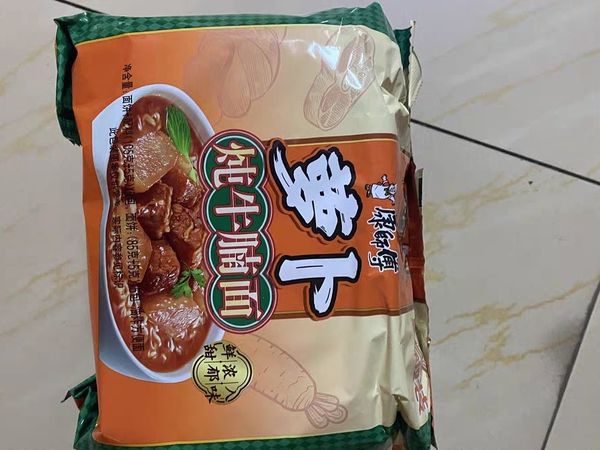 康师傅萝卜炖牛腩面，打工人的加班搭子