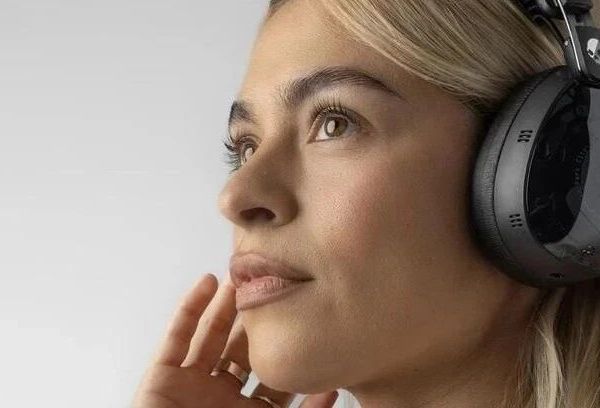 [媒体评论]Skullcandy推出了带有THX空间音频的新款Aviator 900 ANC，重振经典