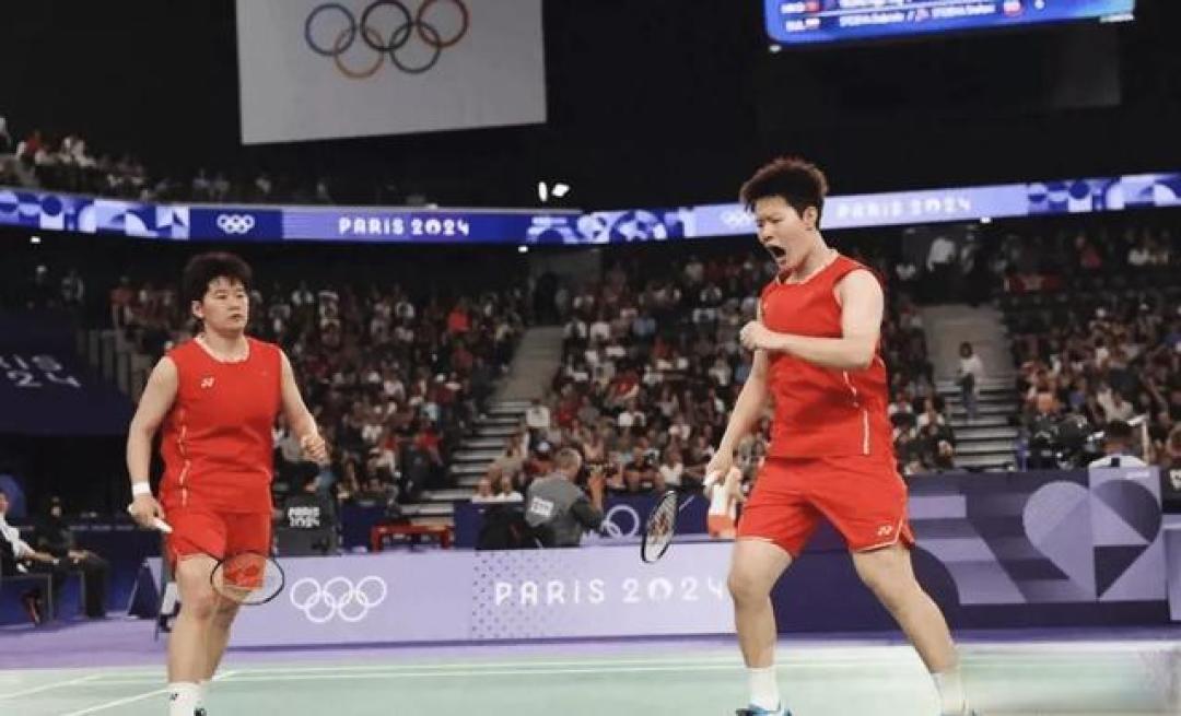 巴黎世锦赛刘圣书谭宁逆转夺冠 国羽女双00后破茧扛旗创历史