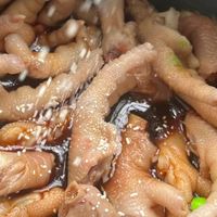 这个鸡爪绝了！邪修彩虹耙鸡脚，快意开吃！