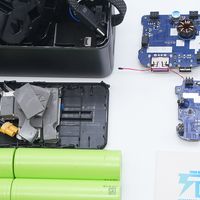内置车规级3C认证电芯，绿联130W大功率自带线移动电源拆解