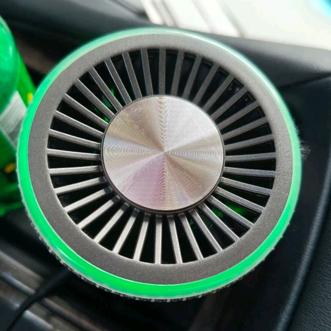 车载空气净化器