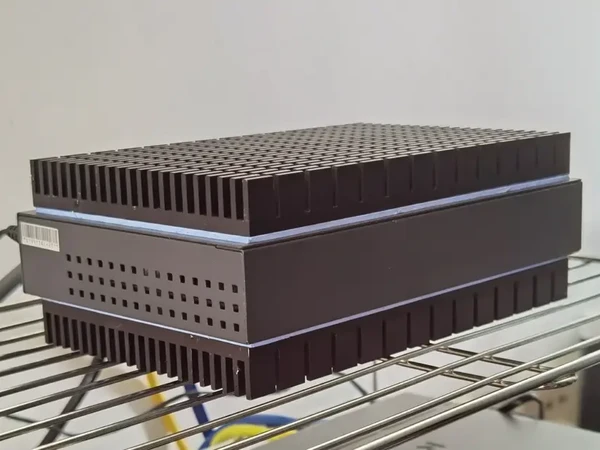 请推荐不带无线的2.5G路由器