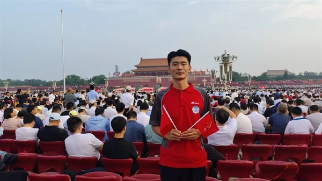 多名京东小哥受邀登上九三阅兵观礼台:荣耀和自豪同在