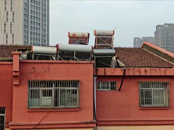 查漏报告:瓦屋面全部换新，推荐聚酯瓦或彩钢瓦！