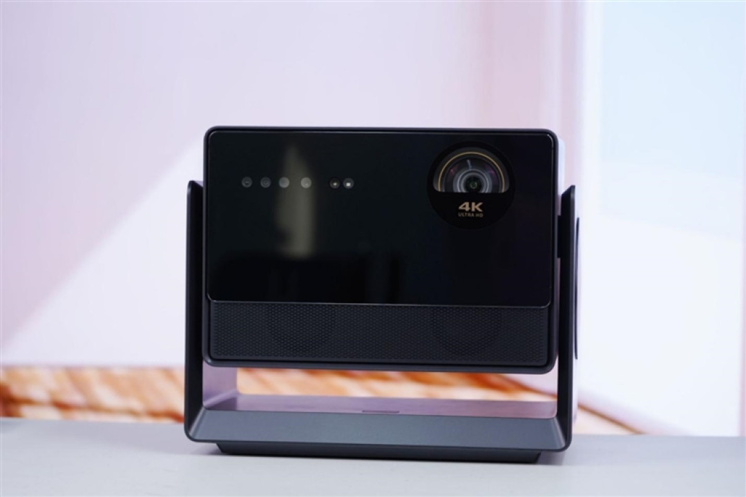 当贝 S7 Ultra Max评测：纯三色激光配合全链路液冷 软硬件结合打造最顶级投影画面