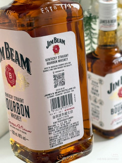 金宾（Jimbeam）威士忌，新手友好，晚上和另一半调着喝闭眼冲！