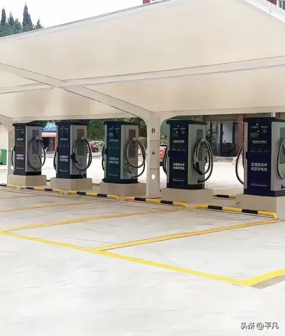 新能源车加速普及,燃油车仍具不可替代优势