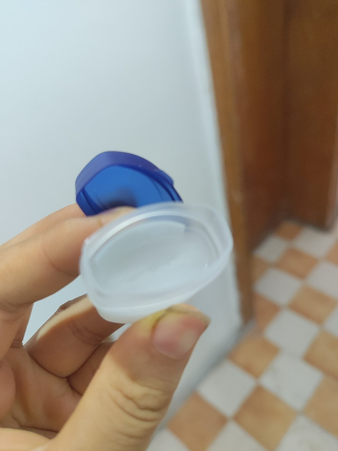 润唇膏