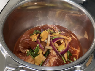 电饭煲“邪修”梅头肉！15分钟炫出嫩滑下饭菜