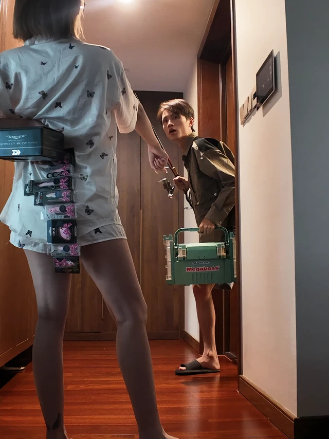 七夕翻车现场！这才是终极真爱！情人节凌晨3点偷偷溜去打早口，急急忙忙回家以为要跪搓衣板了，结果开门一看，老婆拿着达亿瓦25steez ltd ct sv和一套大河奔流情人节限定饵。其实我也并不想炫耀我