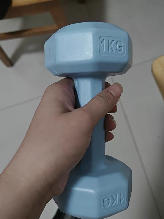 2KG哑铃宿舍健身