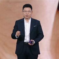 华为发布Mate XTs非凡大师，全球第二款三折叠手机亮相