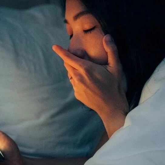 家居-6F【奥佳华OGAWA】熬夜越熬越精神是怎么回事？