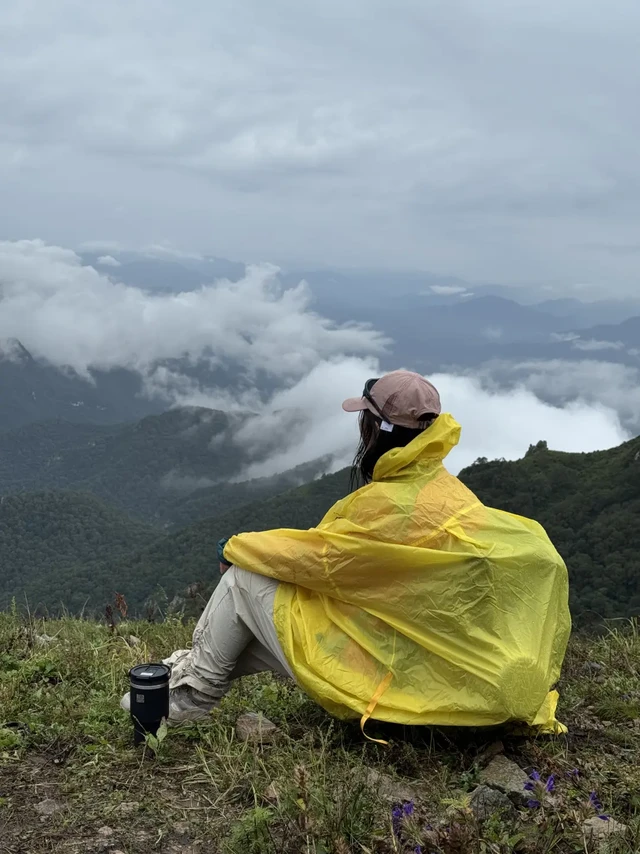 东灵山徒步｜在雨雾里，和山野撞个满怀🌫️