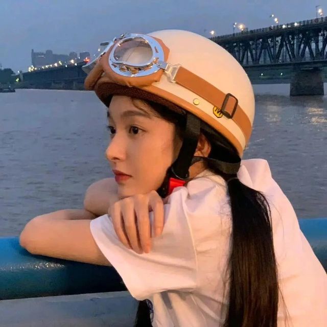 嗅觉的艺术盛宴:当香气成为流动的高级时装