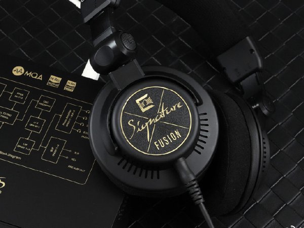 关注+转发 抽6个18.88现金红包@微博抽奖平台 备案俗话说姜还是老的辣，ULTRASONE家的Signature FusionOB这款产品不管是佩戴舒适性，还是调音的细节方面，都给了熊喵非常不错的