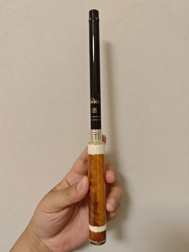 响猫4e天展竿，之前有了解，外观有些心动，但是天展没有机会玩，没买。新出的响猫新4e小物竿，风格相似，所以首发没有犹豫就入了。
（收到货为什么没有第一时间分享，因为寄回换货了[笑哭R]）
	
拿到手第