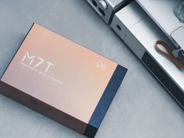 山灵 M7T 开箱简评。作为 2022 年上市的 M7 的升级型号，M7T 在声音的表现上可能是截止目前山灵最好听的一台随身播放器！ 
M7T 的 DAC 使用了旭化成的 AK4191+AK4498E