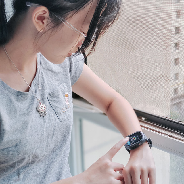 实测荣耀亲选WhizKid青少年手表：学习+支付+定位+健康监测全搞定