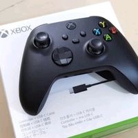 微软Xbox无线游戏手柄磨砂黑版：多平台全能战士的沉浸体验