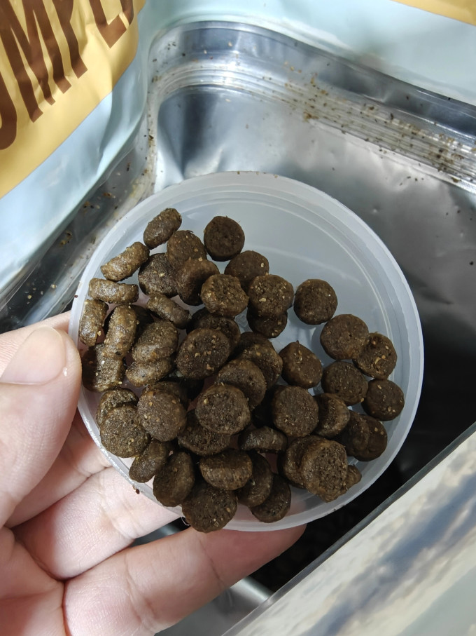 爱肯拿猫咪干粮