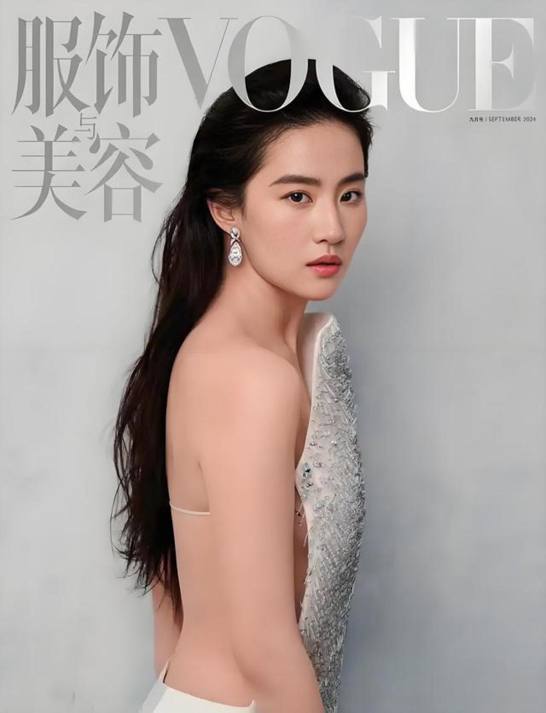 VOGUE金九跨国团队鏖战200天花海 千万级细节揭秘顶奢幕后
