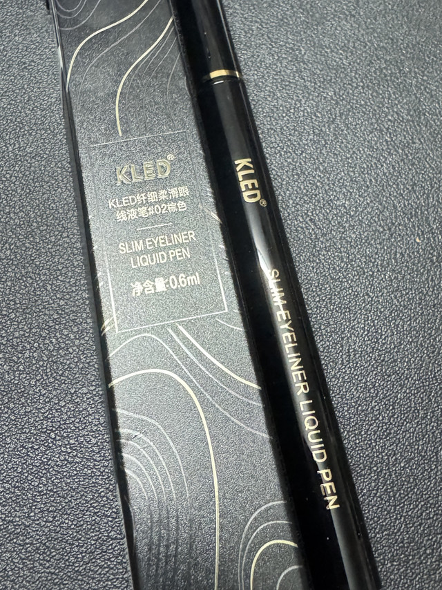 新手闭眼入！KLED棕色眼线胶笔真实测评，便宜还好用