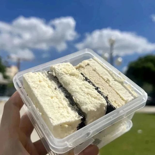 【山姆同款诺心牛乳芝士蛋糕条】59.8元5盒！+0.01多1盒！甜中带着一丝咸，入口质地爽滑，甜而不腻！