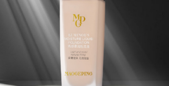 毛戈平化妆品：这瓶粉底液，藏着肌肤的温柔小心机！