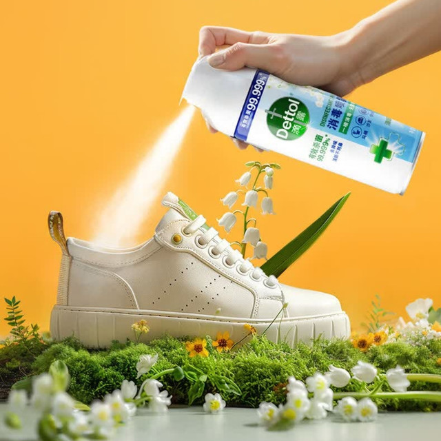 滴露铃兰消毒喷雾:一喷搞定家居异味难题!