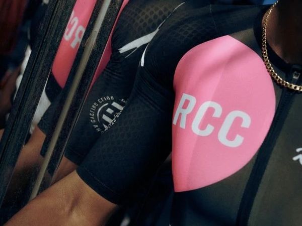 Rapha携手先锋平面艺术家大卫·卡森（David Carson）庆祝RCC十周年 该系列将面向全球RCC会员独家发售