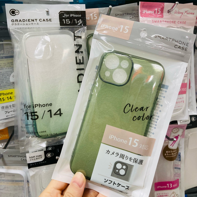 霓虹旅行忘带数据线？别慌！5元店神操作，省下冤枉钱！