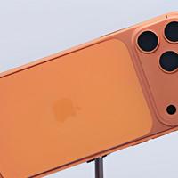 iPhone 17 Pro/Air官方图+现场真机上手：橙色版最吸睛