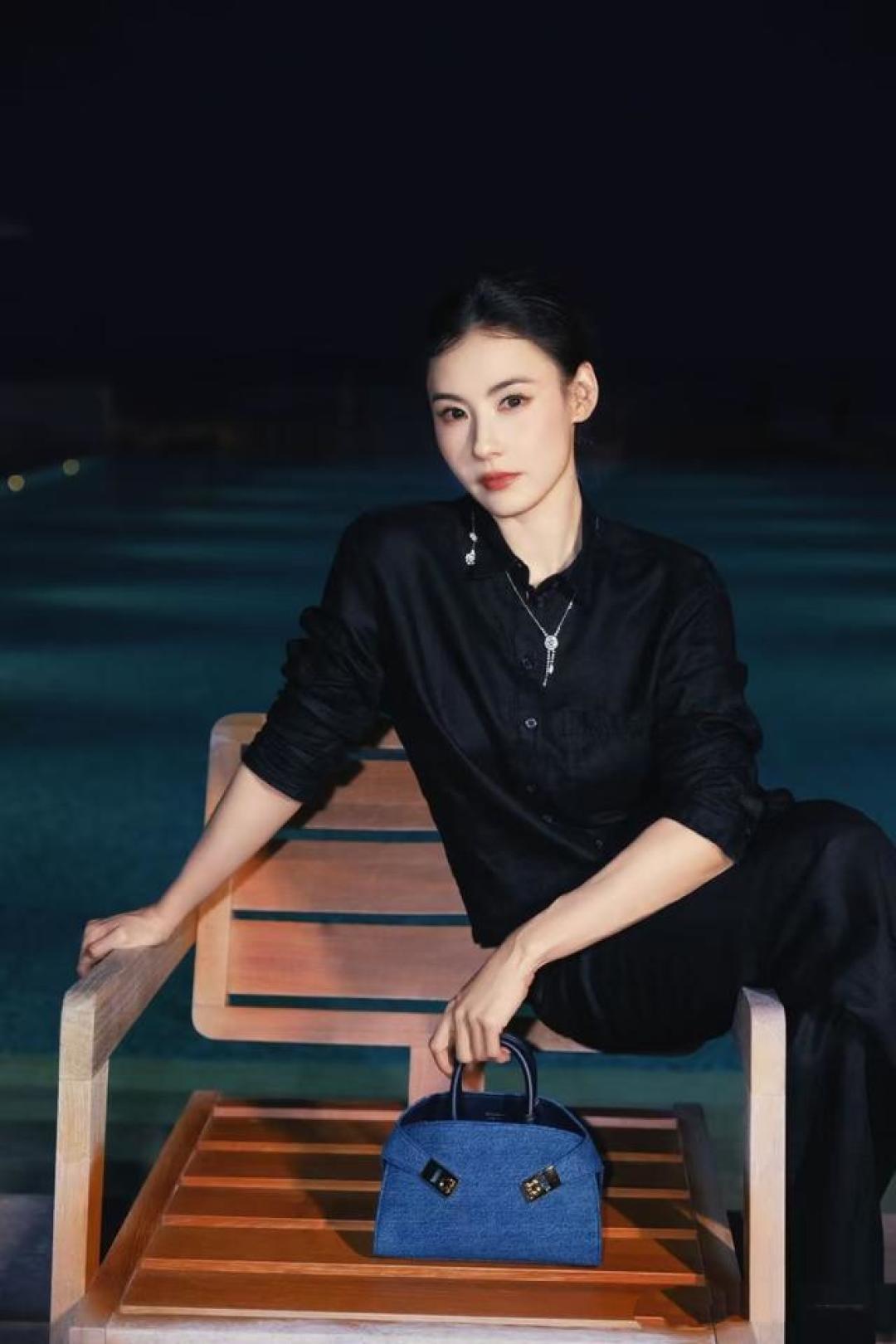 张柏芝秋冬穿搭公式公开：实用显瘦技巧解锁高级感造型