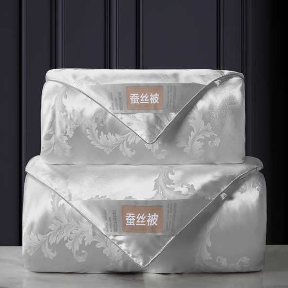 被无印良品这款蚕丝被拿捏了！四季好梦一键开启～
