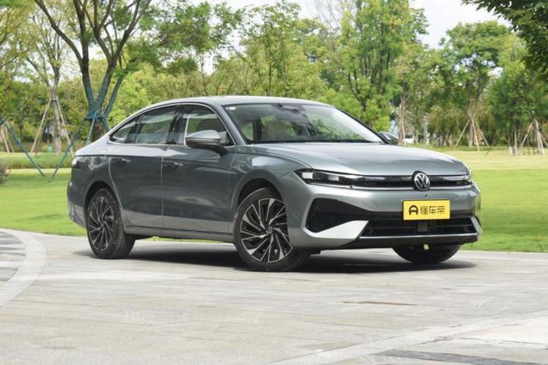 全新一代速腾L上市售11.49万起:全系1.5T+高通8155芯片,燃油车硬刚新势力