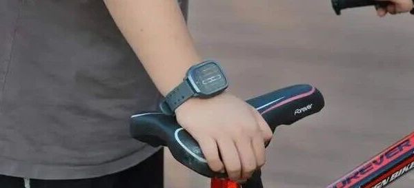 荣耀亲选青少年智能手表体验：满足学习、社交、运动多重需求