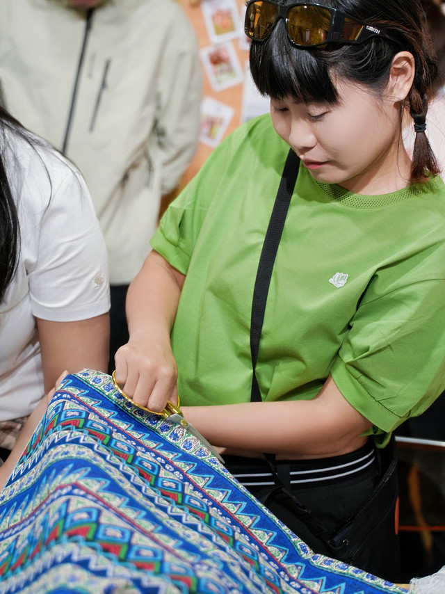 #穿搭##可持续生活方式##今天穿什么# 在户外可以尽情的撒野释放压力所以我等生活在高压的环境，闲暇时间爱上了走进户外当走近户外后，“可持续”这个老生常谈的词汇，变得具象化周末来参加Lafuma Ca