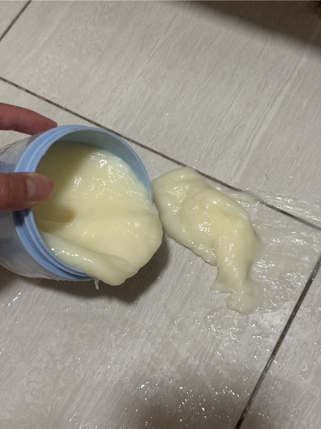 💕来看发膜，咱们团25.9一个，45.9两个我和小助理最近一直在用SPES的发膜，从7月份收到样品就开始测试了👉有两款，如果是经常烫染，头发受损特别严重的，用咖色罐，密集修护发膜，里面含17种氨基酸蛋