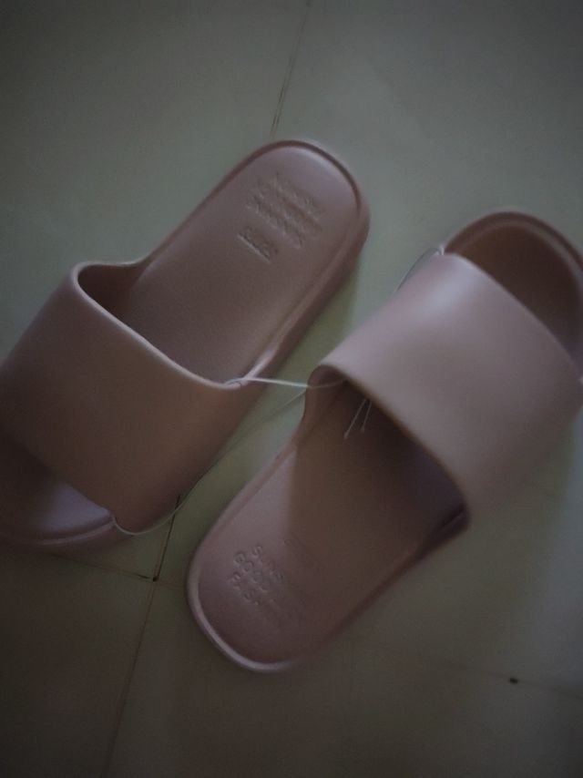 豆沙粉防滑拖鞋 38-39码