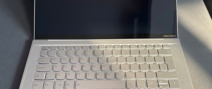 8K OLED屏联想YOGA Pro14s Carbon轻薄本