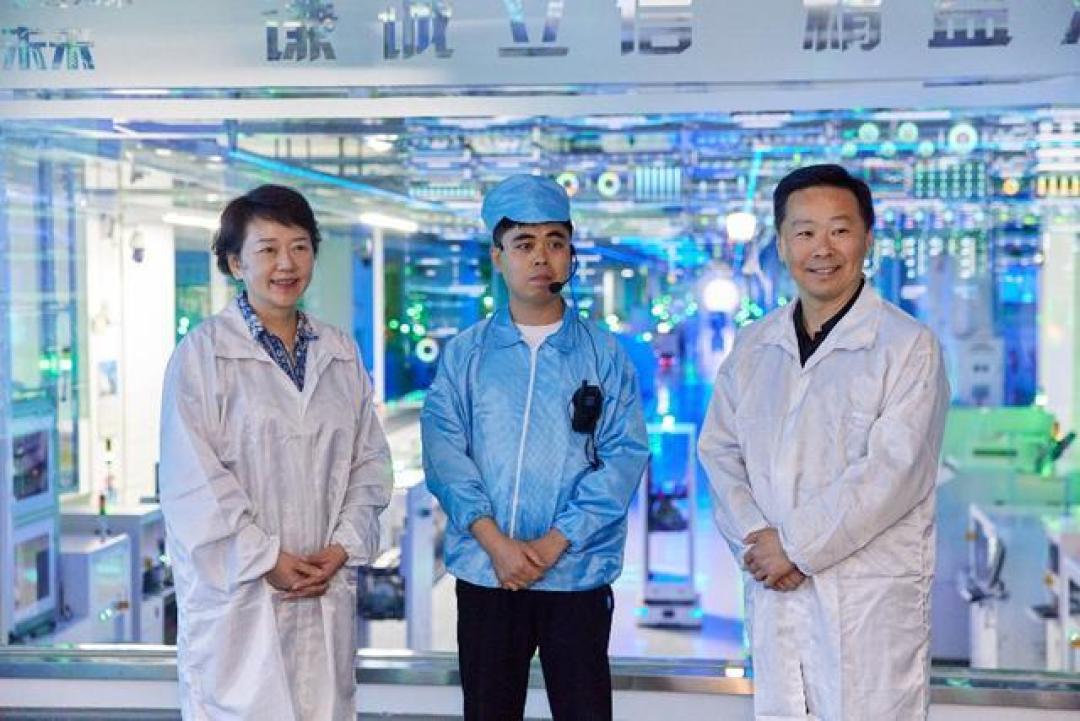 iPhone 17冲刺季：郑州富士康20万工人托起全球最大组装基地的季节性劳务潮