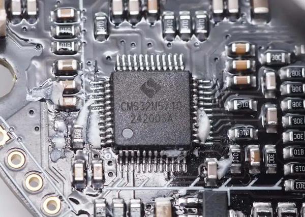 这款 MCU 火了！多款热销电吹风均采用中微 CMS32M5710