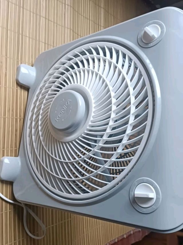 台式转页扇，清凉一夏！