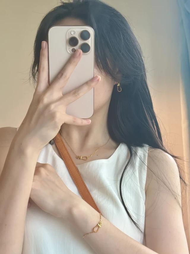 通勤摆烂穿搭！这套黄金配饰救大命了