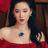 刘亦菲C位杂志封面上的珠宝价值5个亿？！天仙姐姐的排面也太大了