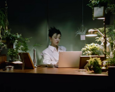 跟着郭采洁买，准没错！她pick的星耀14超轻薄本，开学季真香！
