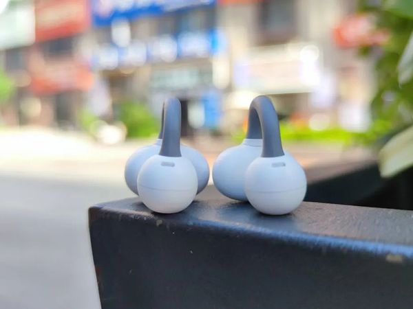耳夹式的耳机会不会夹得耳朵生疼？