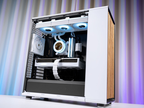 分形工艺North XL 搭配联力隐流2水冷 还是挺不错的！喜欢~